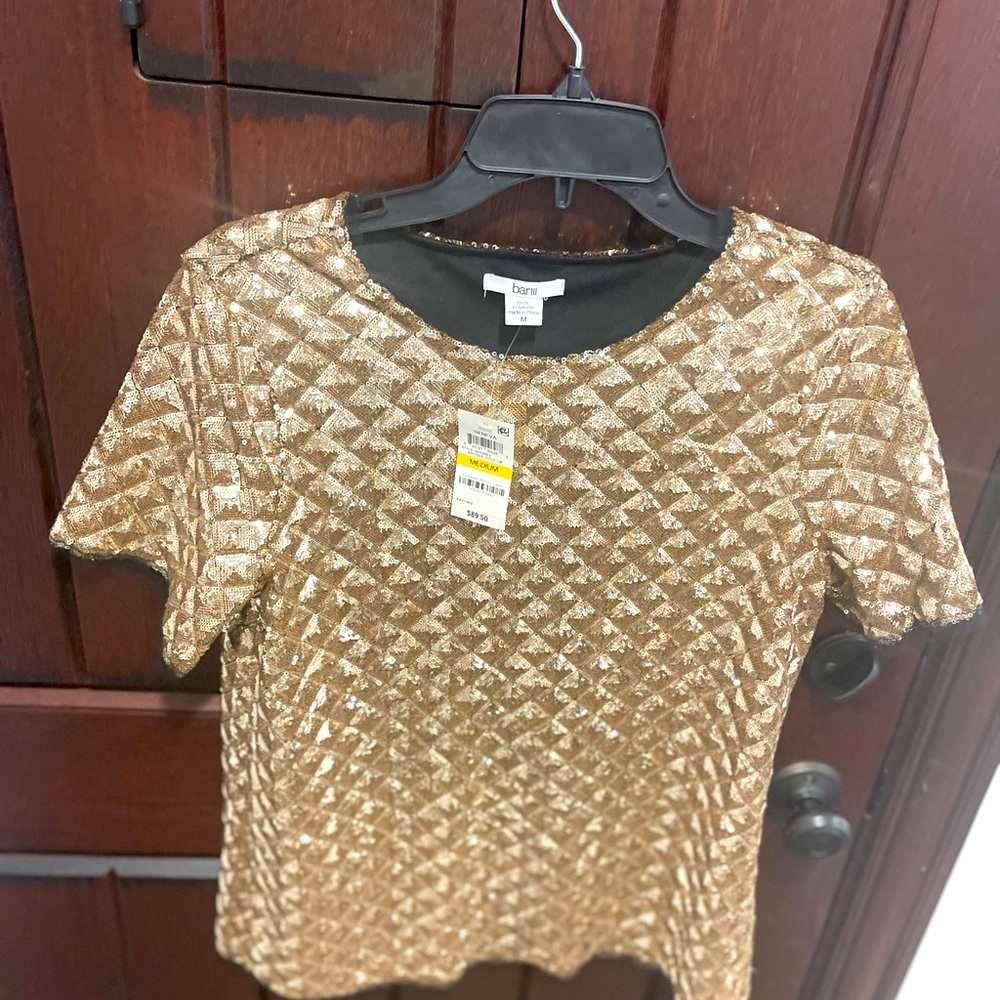 Bar ||| sequin top